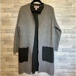Oliver by Escio Modern Cardigan Size Large Knee Length Gray & Black Pockets Chic
